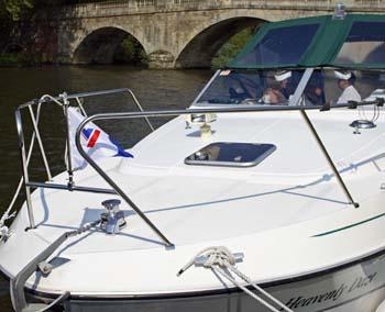 Burgee_and_bridge.jpg