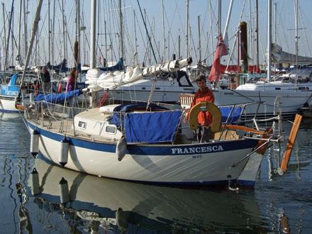 Emily_and_Jonathan_depart_aboard_Francesca.jpg