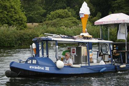 Ice_cream_boat.jpg