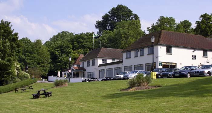 Shillingford_Bridge_Hotel.jpg